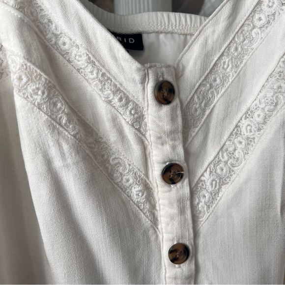 Pretty camisole top - Picture 2 of 8